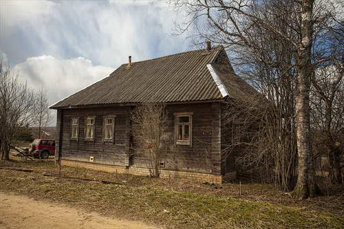Zhiloi_Dom._Vid_s_doroghi_2.jpg